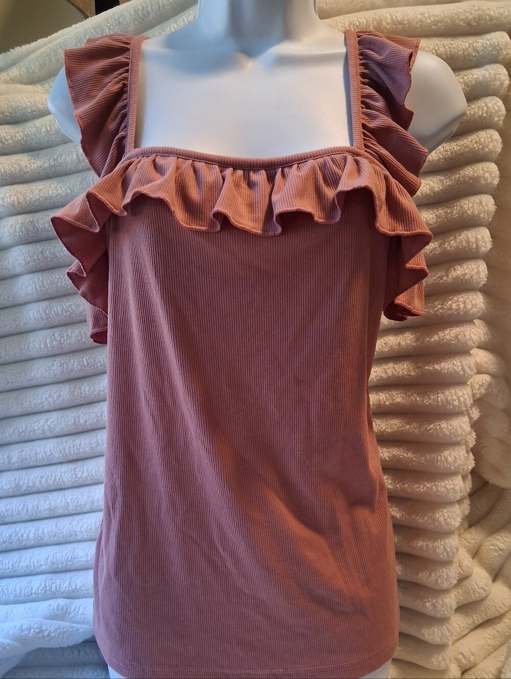 Ruffled Square-Neck Tank Top in Mauve Pink